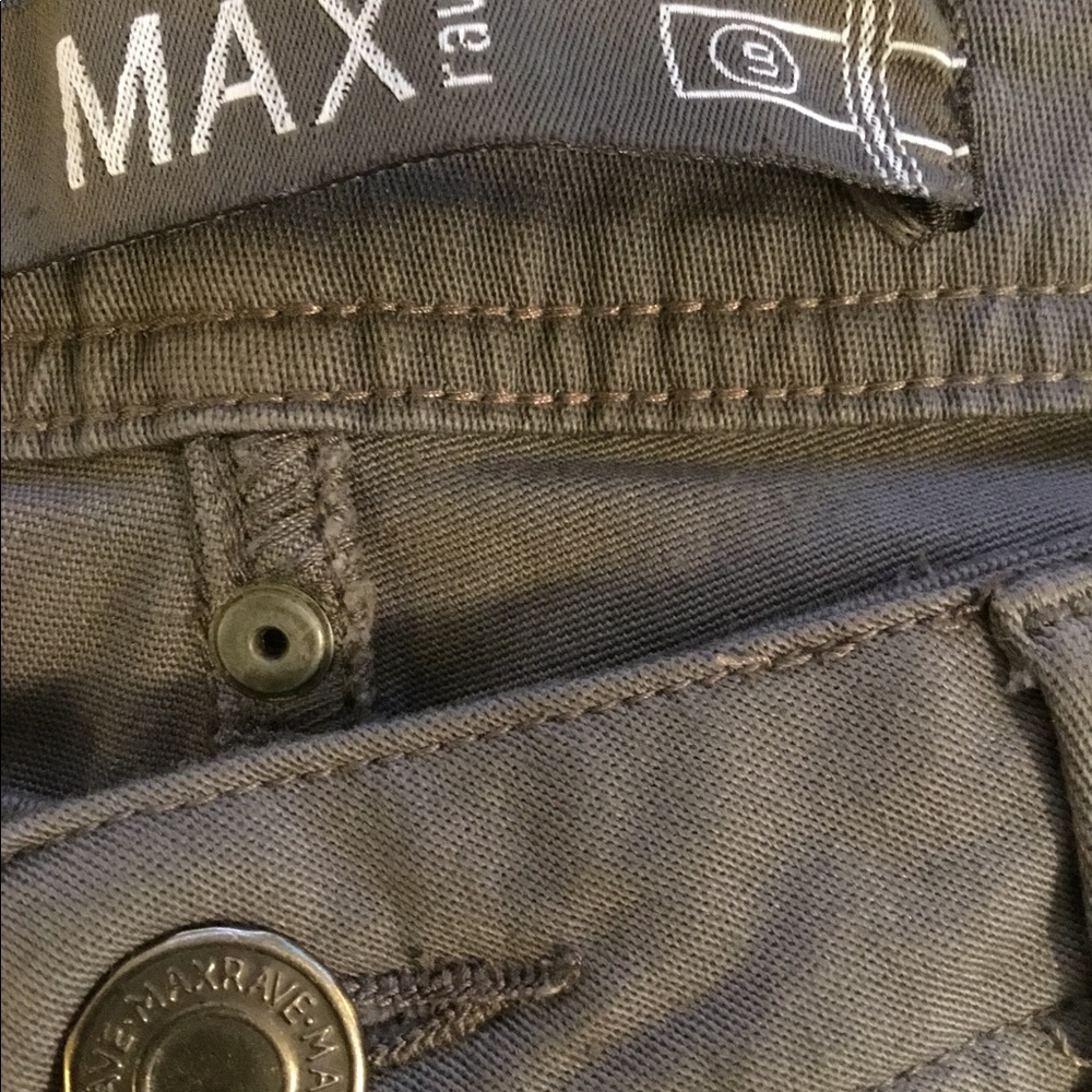 Max Rave.  Gray Short. Size 9 $40 - Picture 8 of 11